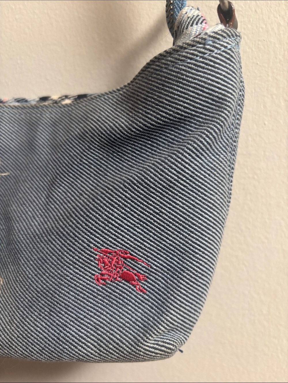 Burberry Blue Denim Crossbody Bag with Pink Logo - Picture 4 of 4